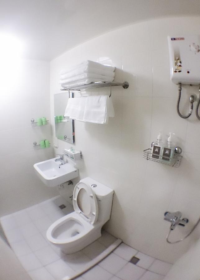 Feb Hostel Tainan Eksteriør bilde
