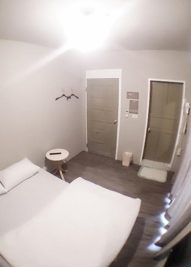 Feb Hostel Tainan Eksteriør bilde